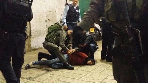 الاحتلال يمدد اعتقال فتاة من القدس
